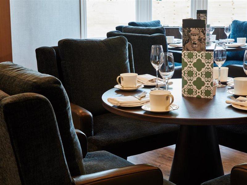 Oddfellows On The Park Cheadle  Esterno foto The interior of the lounge