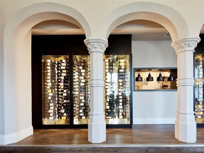 Oddfellows On The Park Cheadle  Esterno foto Wine display at the restaurant
