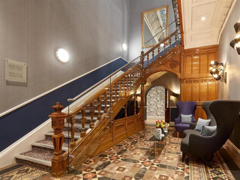 Oddfellows On The Park Cheadle  Esterno foto The staircase