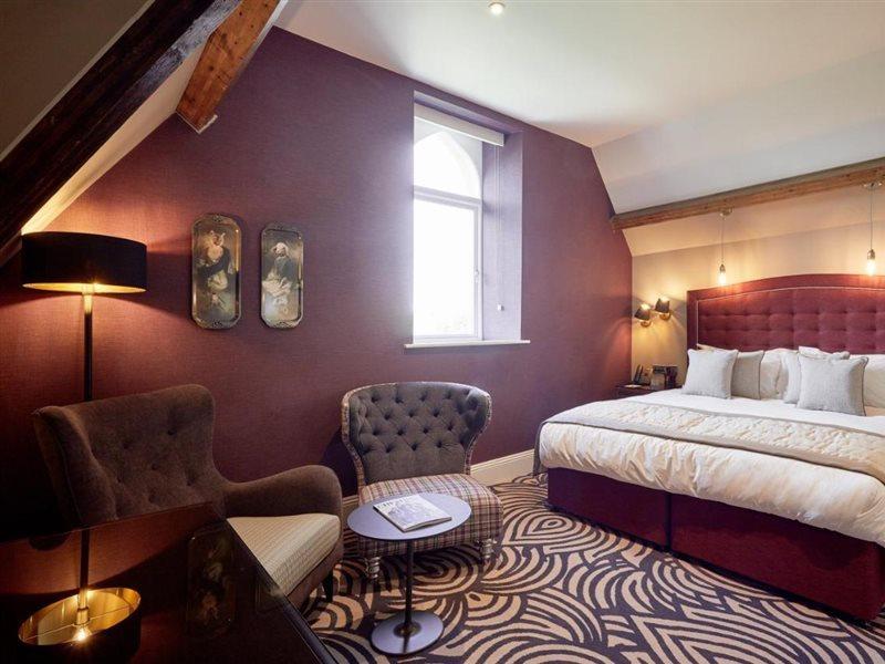 Oddfellows On The Park Cheadle  Esterno foto A bedroom at The Ivy Hotel