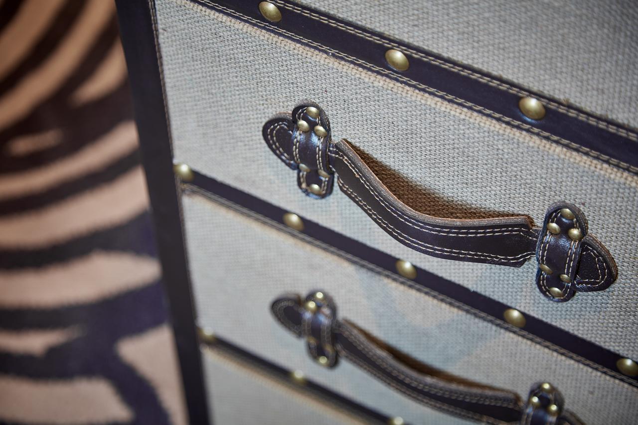 Oddfellows On The Park Cheadle  Esterno foto A leather handle on a piece of furniture