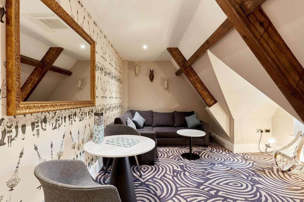 Oddfellows On The Park Cheadle  Esterno foto The interior of a suite at the hotel
