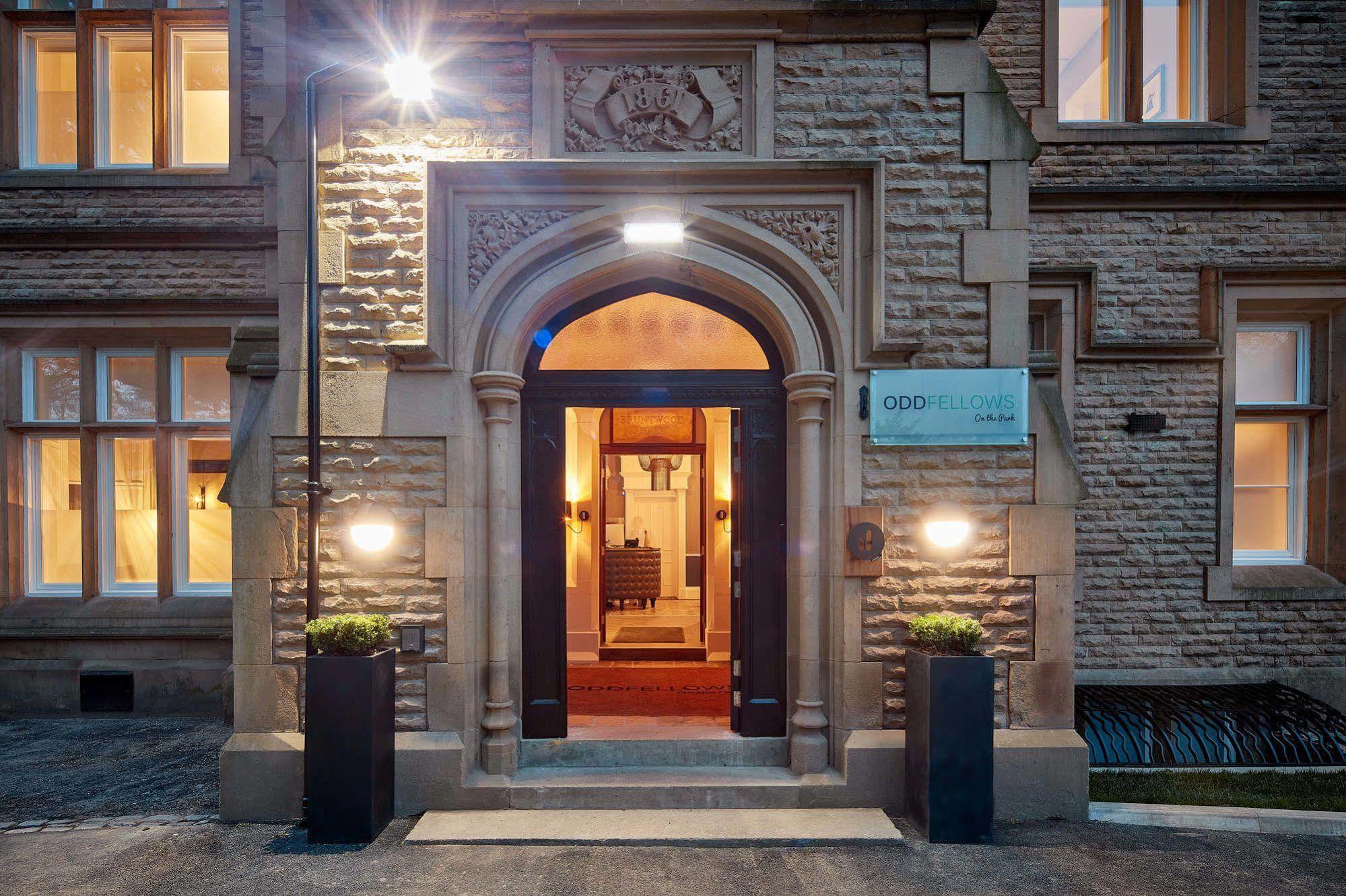 Oddfellows On The Park Cheadle  Esterno foto The entrance to the hotel