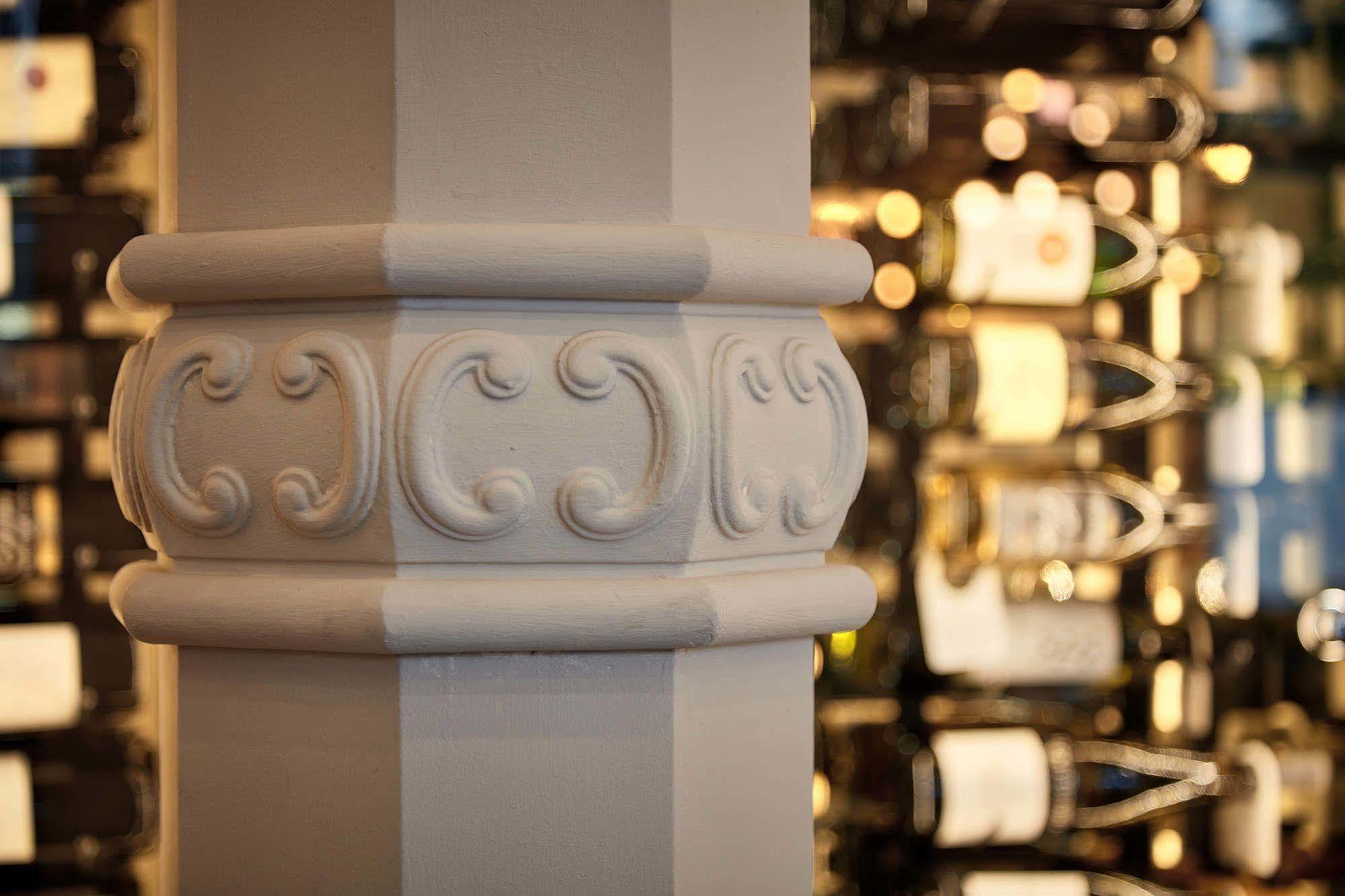 Oddfellows On The Park Cheadle  Esterno foto Detail of the column