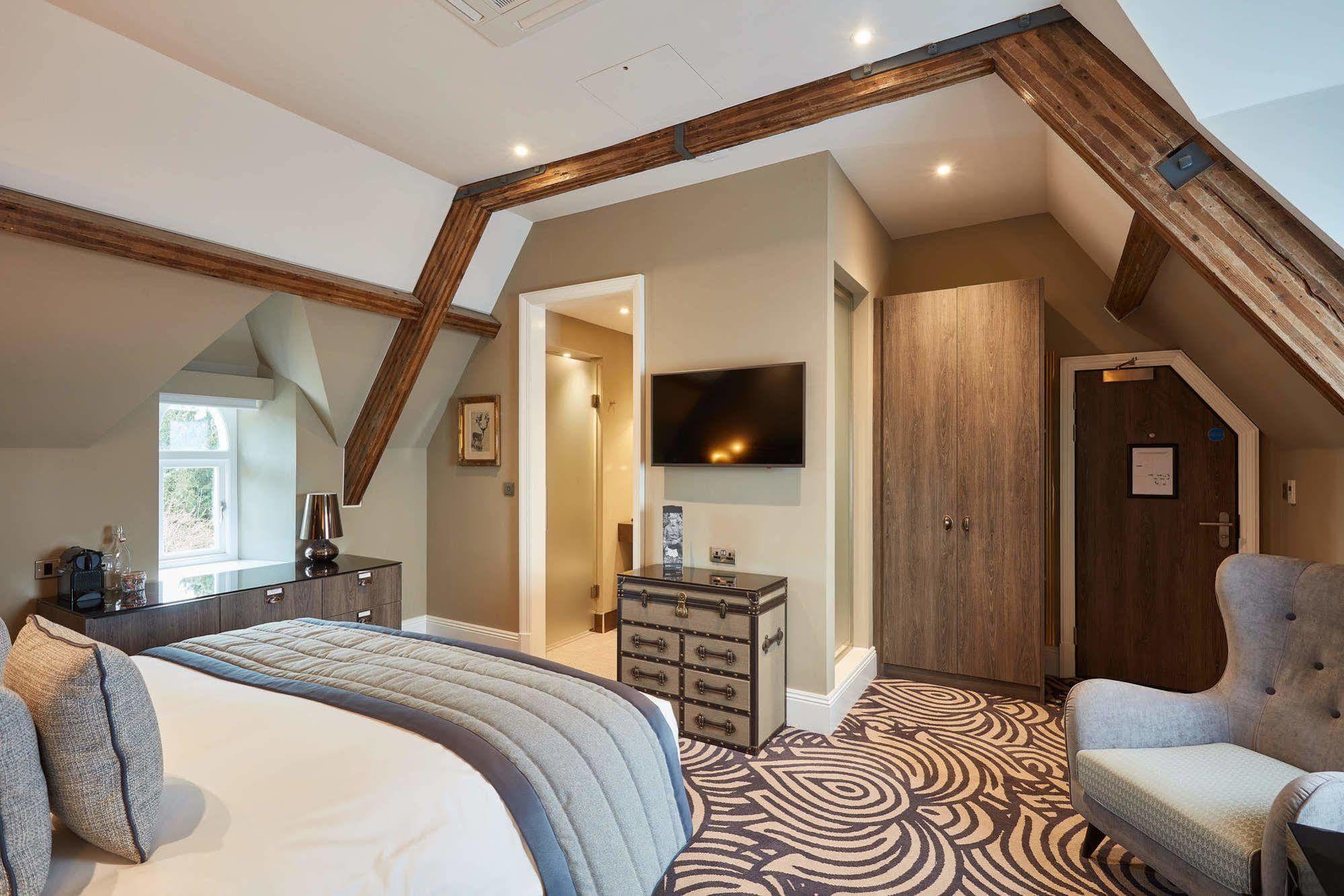 Oddfellows On The Park Cheadle  Esterno foto A bedroom at The Old Bank Hotel