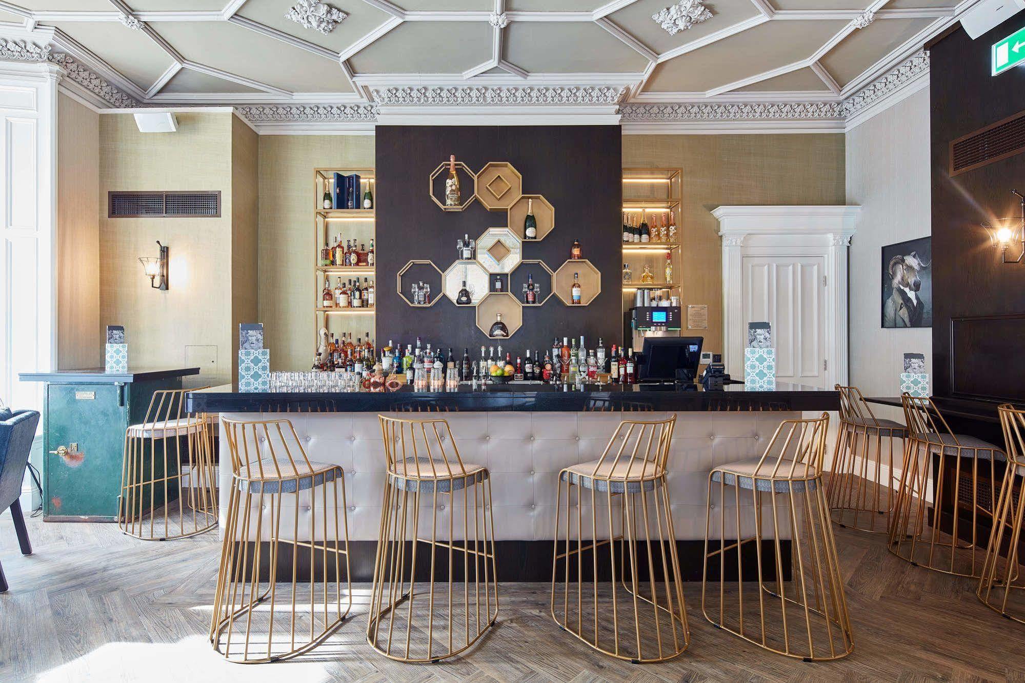 Oddfellows On The Park Cheadle  Esterno foto The bar at the 2018 refurbishment